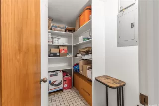 Photo #6: 202520488 Listing 