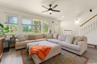 Photo #4: 202520495 Listing 