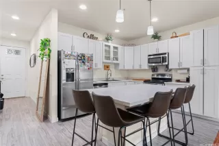 Photo #5: 202520495 Listing 