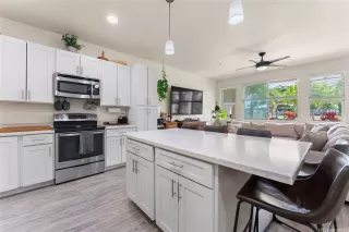 Photo #6: 202520495 Listing 