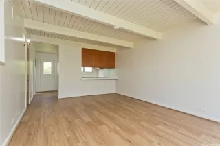 Photo #2: 202520523 Listing 