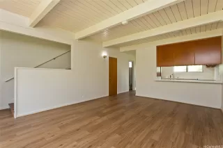 Photo #3: 202520523 Listing 