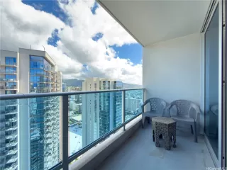 Photo #5: 202520542 Listing 