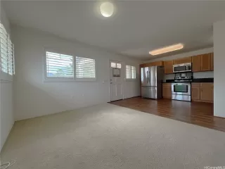 Photo #4: 202520560 Listing 