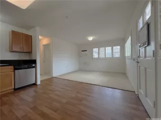 Photo #5: 202520560 Listing 