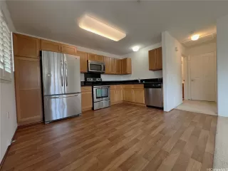 Photo #6: 202520560 Listing 