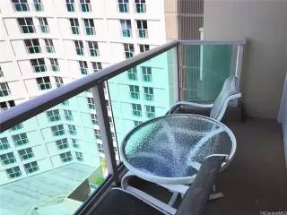 Photo #4: 202520570 Listing 