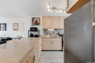 Photo #3: 202520582 Listing 