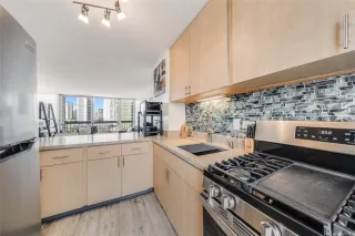 Photo #5: 202520582 Listing 