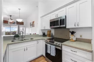 Photo #3: 202520619 Listing 