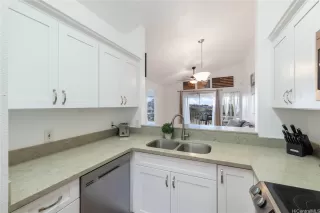 Photo #4: 202520619 Listing 