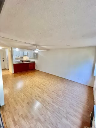 Photo #3: 202520633 Listing 