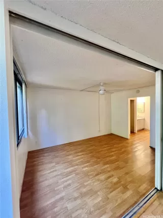 Photo #4: 202520633 Listing 