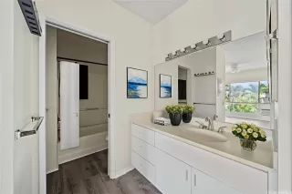 Photo #4: 202520673 Listing 