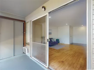 Photo #3: 202520678 Listing 