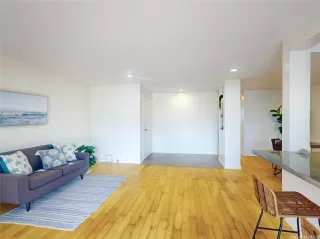 Photo #4: 202520678 Listing 