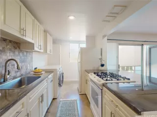 Photo #6: 202520678 Listing 