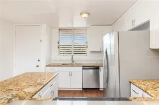 Photo #4: 202520719 Listing 