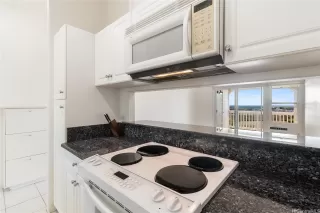 Photo #2: 202520744 Listing 