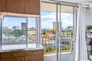 Photo #4: 202520772 Listing 