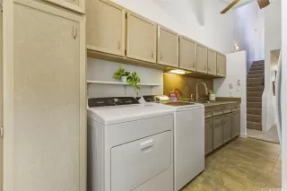 Photo #4: 202520775 Listing