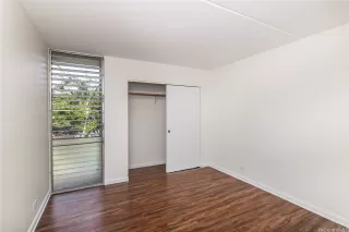 Photo #4: 202520777 Listing 