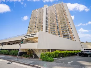 Photo #3: 202520779 Listing 