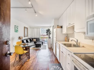 Photo #4: 202520779 Listing 