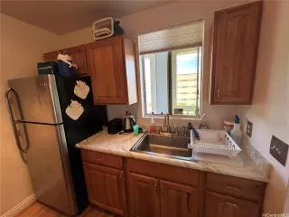 Photo #5: 202520788 Listing 