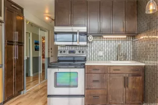 Photo #5: 202520790 Listing 