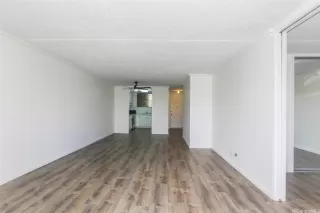 Photo #5: 202520819 Listing 