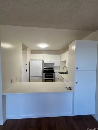 Photo #2: 202520829 Listing 