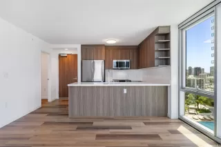 Photo #3: 202520834 Listing 