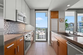 Photo #4: 202520848 Listing 