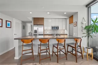 Photo #5: 202520848 Listing 