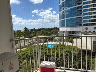 Photo #4: 202520857 Listing 