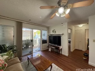 Photo #3: 202520858 Listing 