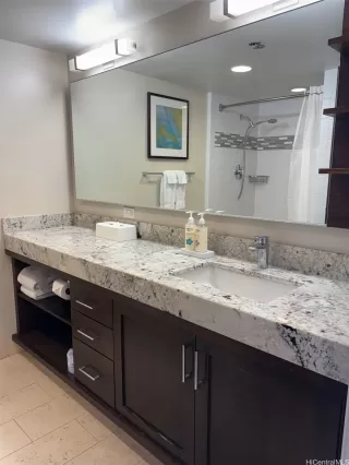 Photo #4: 202520859 Listing 