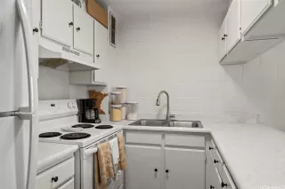 Photo #2: 202520860 Listing 