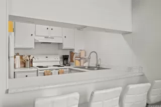 Photo #4: 202520860 Listing 