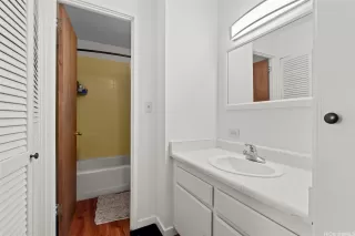 Photo #5: 202520860 Listing 