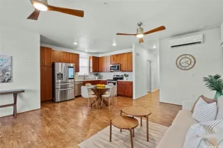 Photo #4: 202520861 Listing 