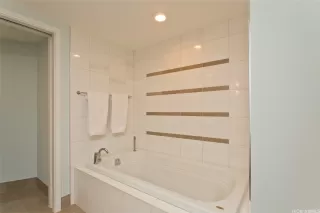 Photo #6: 202520865 Listing 