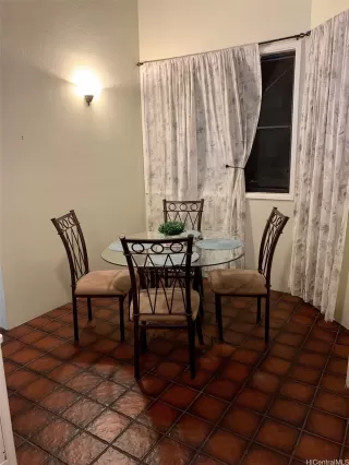 Photo #6: 202520870 Listing 