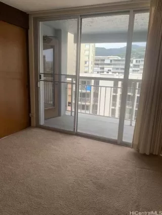 Photo #5: 202520871 Listing 