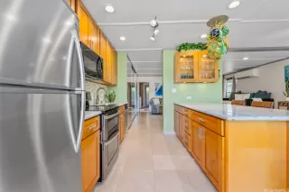 Photo #2: 202520893 Listing 