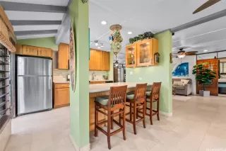 Photo #3: 202520893 Listing 