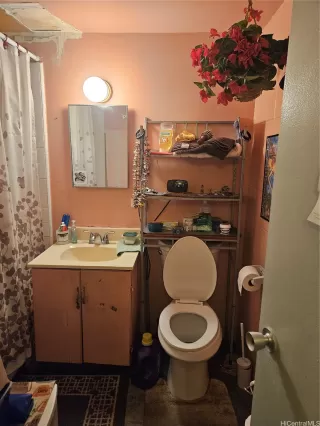 Photo #3: 202520896 Listing 