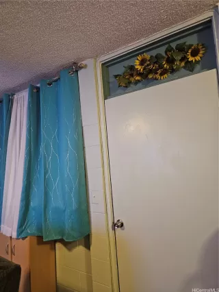 Photo #6: 202520896 Listing 