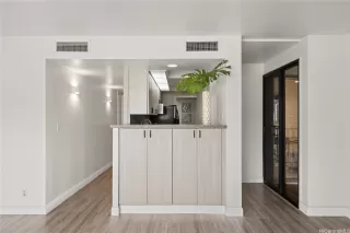 Photo #5: 202520926 Listing 